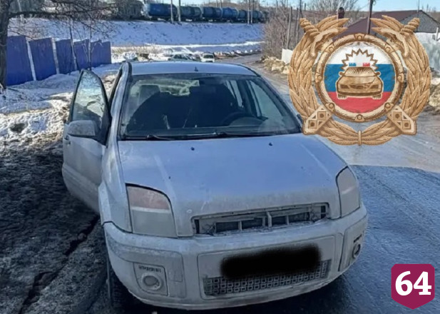 На окраине Саратова в ДТП с грузовиком разбилась пассажирка иномарки 