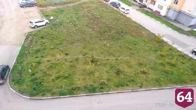 Саратовцы пожаловались на «загадившего газоны» автохама