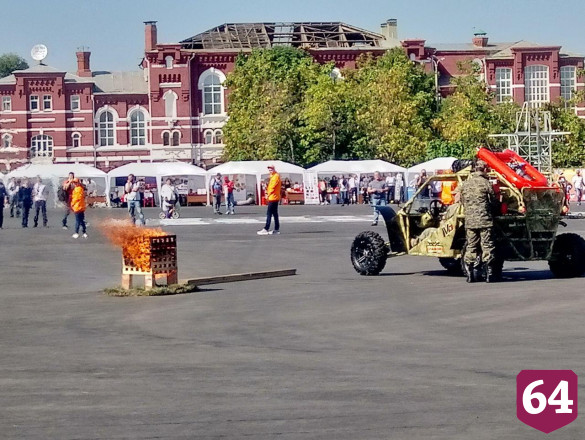 В центре Саратова роботы тушили пожар 