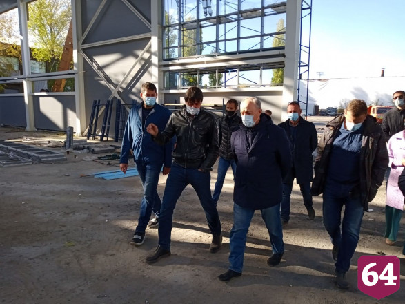 Губернатор потребовал сдать в декабре строящийся в Саратове бадминтонный комплекс