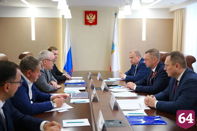 Саратовский губернатор обсудил трудоустройство выпускников колледжей на заводы
