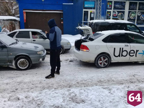Водитель легковушки пострадал в ДТП с такси в центре Саратова