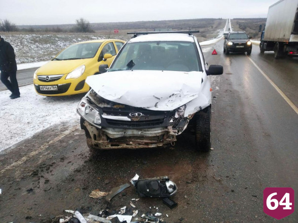 Пожилая автоледи попала в больницу после ДТП в Саратове