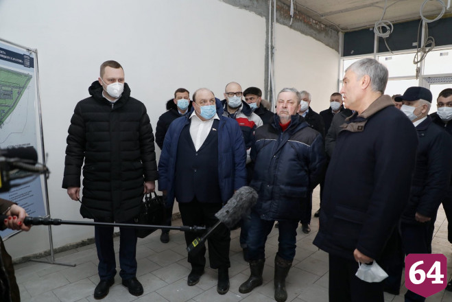 Володин потребовал для врачей инфекционного центра достойную зарплату
