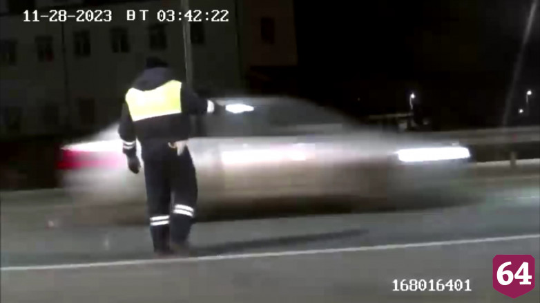 Пьяный водитель уходил от полицейской погони по мосту через Волгу