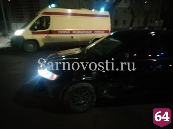 В столкновении двух «Лад» в Саратове ранена девушка
