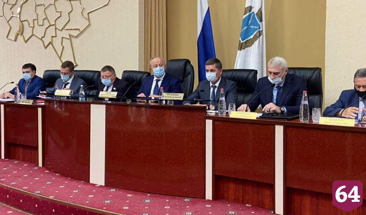 Губернатор анонсировал штаб по проблеме жилья для сирот 