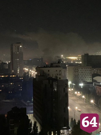 В Саратове из горящего дома эвакуировали 2 пострадавших