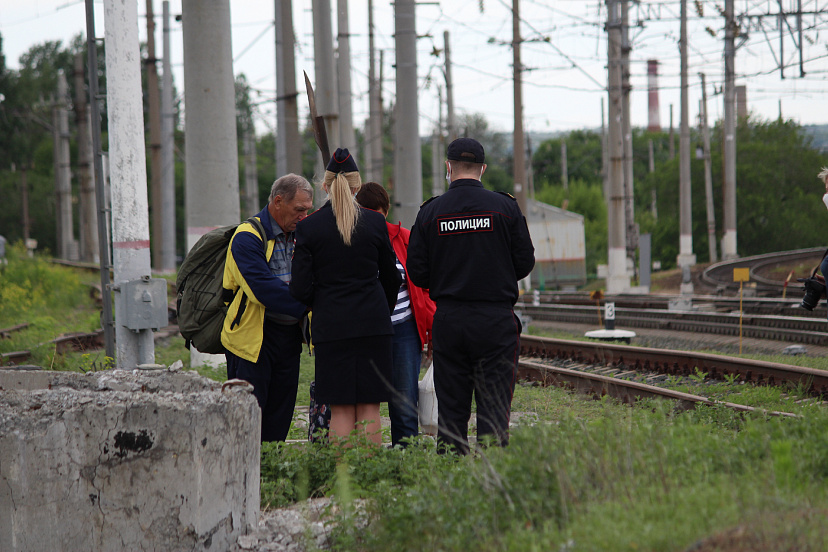 В Саратове за переход железной дороги в запрещенном месте наказали 16 человек