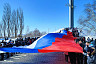 В Саратове студенты развернули 80-метровый флаг в поддержку президента