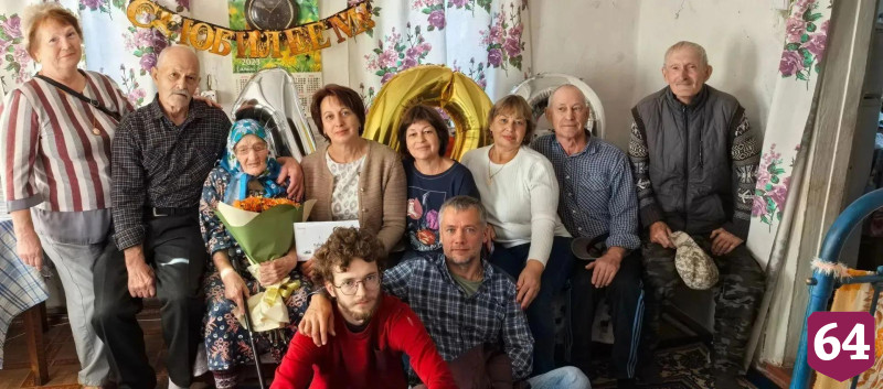 Саратовскую долгожительницу с вековым юбилеем поздравил Владимир Путин
