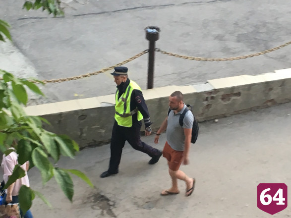Полицейские задержали пьяного водителя и разогнали ночных хулиганов