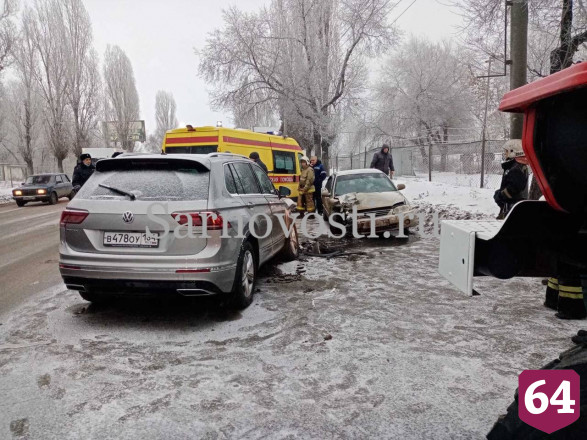В аварии у моста на 3-ю Дачную разбилась пассажирка кроссовера