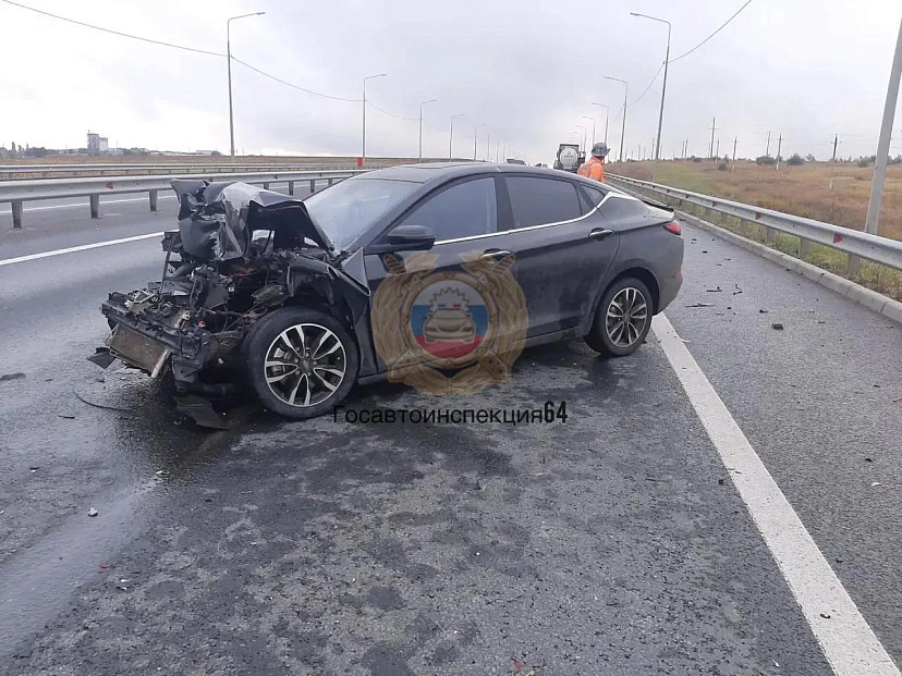 Автоледи пострадала в ДТП с грузовиком на окраине Саратова