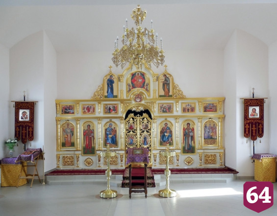 Саратовцев пригласили на экскурсию в храм трех святителей