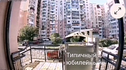 В Саратове рядом с прохожим с многоэтажки рухнул кирпич