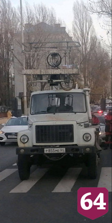 Жители Саратова вызвали «скорую» сбитой пьяными электриками сумке