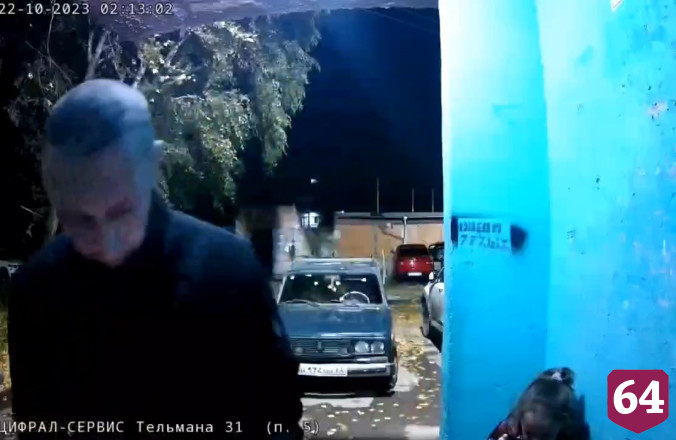 Следователей заинтересовало избиение женщины на глазах дочери в Энгельсе