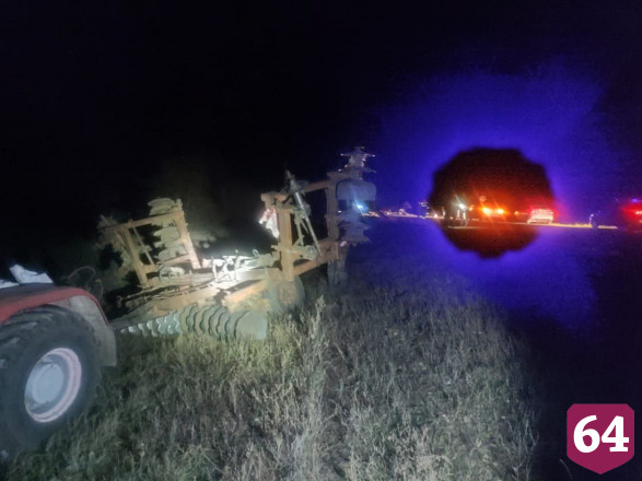 Водитель внедорожника погиб в ДТП с трактором под Саратовом