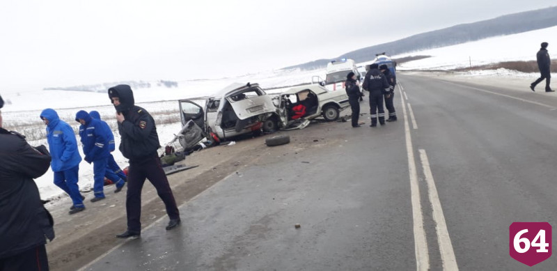 В ДТП на трассе погибли 4 человека и 5 пострадали