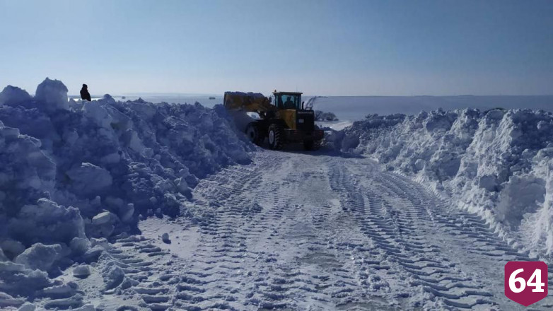 В Саратовской области из снежных заносов ночью спасли 10 человек