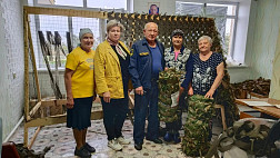 Жители саратовского села сплели 350-ю маскировочную сеть для фронта
