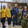 Жители саратовского села сплели 350-ю маскировочную сеть для фронта