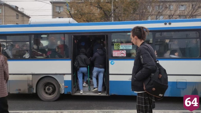В Саратове недосчитались на маршрутах десятков автобусов 