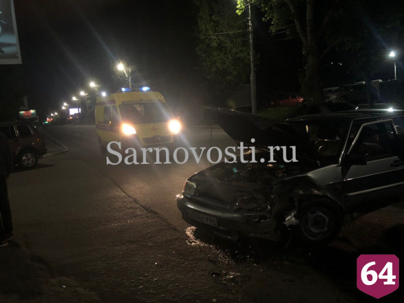 Молодой водитель легковушки разбил голову в ДТП на Большой Садовой