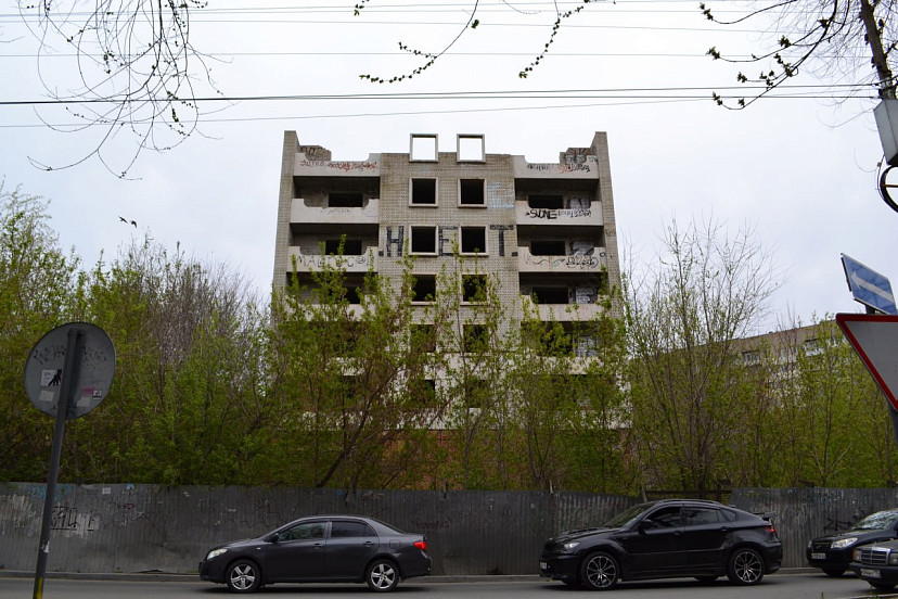 Саратовцы просят избавиться от 25-летнего недостроя 