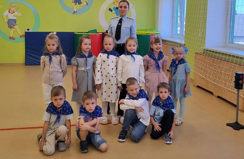 В Саратове дошкольники стали помощниками дорожных полицейских