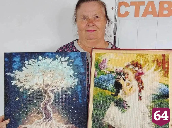 Саратовские пенсионеры создают картины из алмазной мозаики