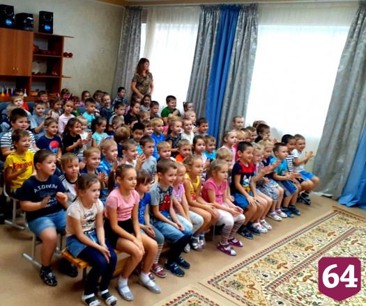Лицеисты учили детсадовцев переходить дорогу