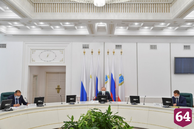 Радаев поставил задачу увеличивать зарплаты в Саратовской области 