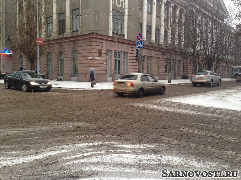 Саратовцам придется пережить два дня гололеда, дождя и снега