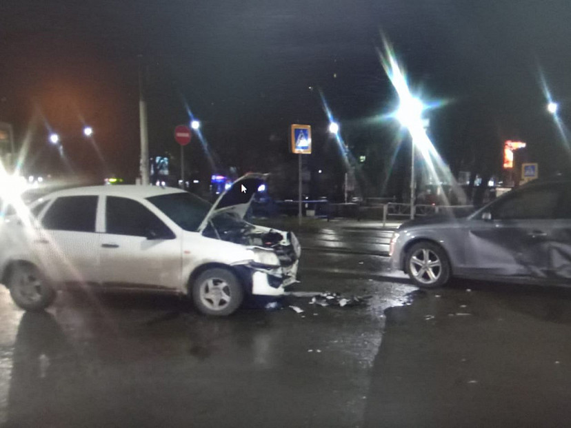 Молодой мужчина покалечился в ДТП на Астраханской