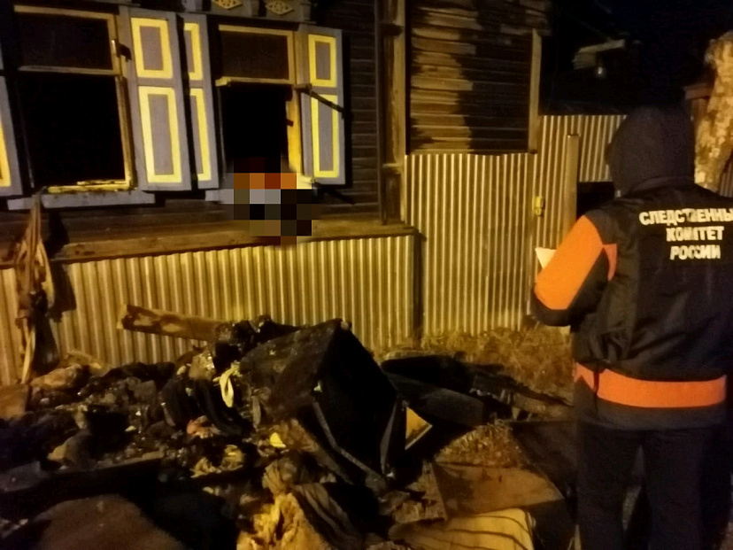 Три человека погибли на ночном пожаре в частном доме
