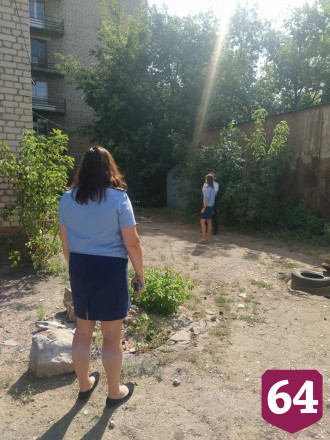 В Энгельсе 5-летняя девочка выпала из окна и погибла