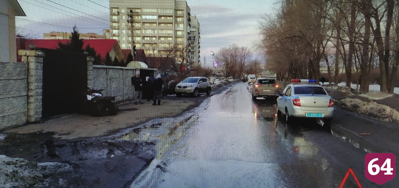 В Саратове квадроцикл протаранил внедорожник