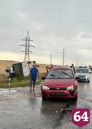 Женщина пострадала в массовом ДТП с фурой под Саратовом