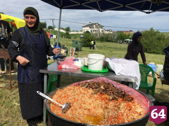 В Саратове на Сабантуе раздадут тысячи порций мороженого
