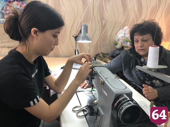 В лицее под Саратовом шьют одежду и подушки для бойцов СВО