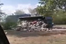 В Энгельсе у грузовика опрокинулся прицеп с мусором