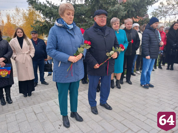 Жители саратовского поселка юбилей района посвятили участникам СВО