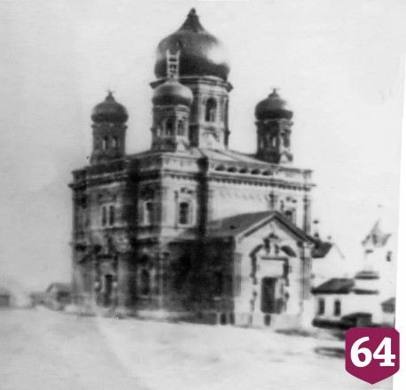 Саратовцы на экскурсии узнают историю чудом спасенного Покровского собора