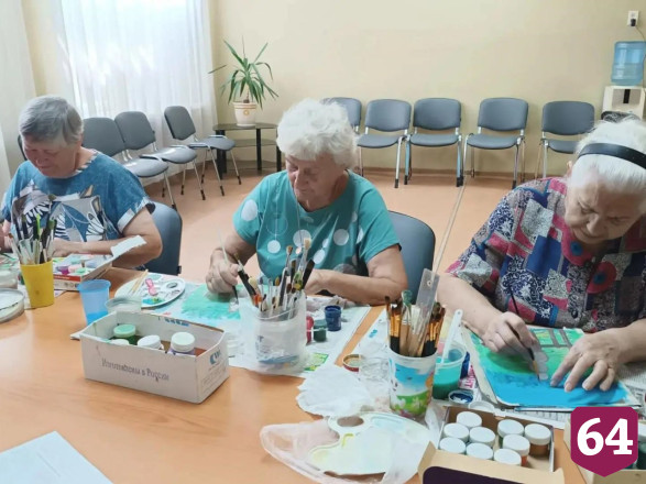 В Саратовской области пенсионеров учат пользоваться «Госуслугами» и видеосвязью