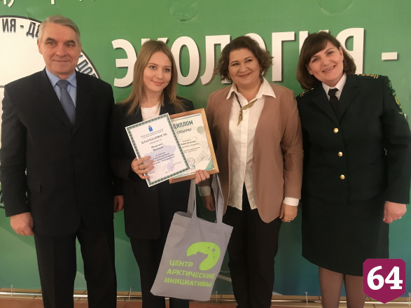 Саратовская школьница съездила по путевке во Владивосток и встретила тигроведа
