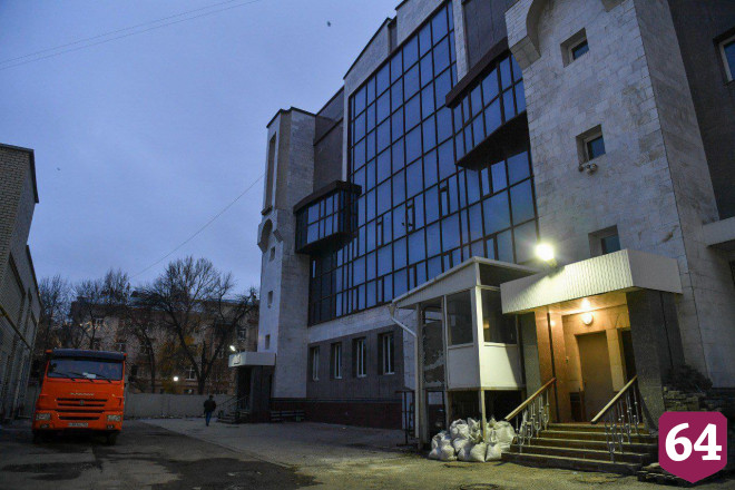 Губернатор поручил сократить срок реконструкции ТЮЗа в Саратове