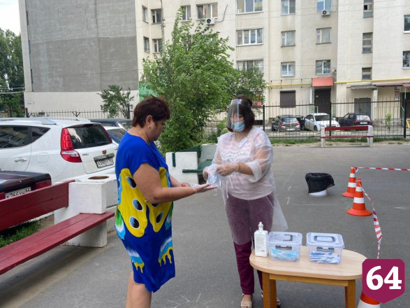 Жители во время голосования поддерживают присвоение Саратову почетного звания 