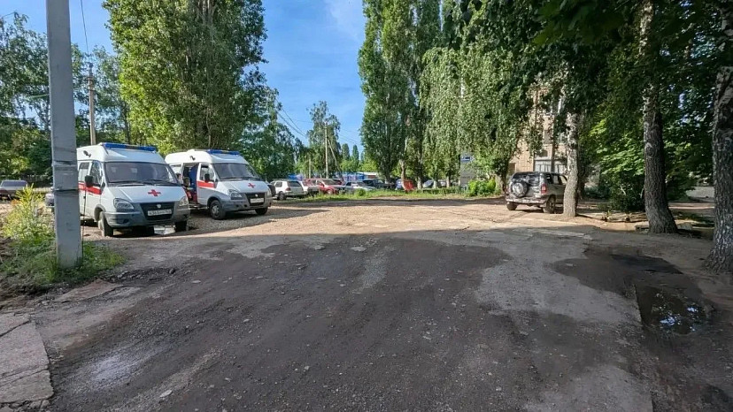 Депутат поможет благоустроить территории у станции скорой помощи